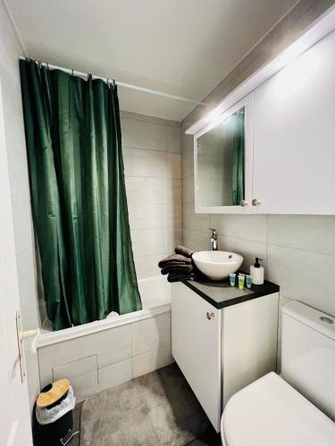 LE PRADO - Spacieux studio tout confort sur les hauteurs de Grasse, Grasse (fotografie 2)