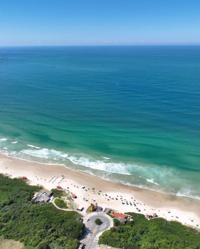 Caminho da Praia do Santinho in Santinho Beach
