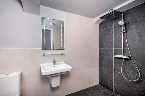 Apartment - Ground Floor image 7