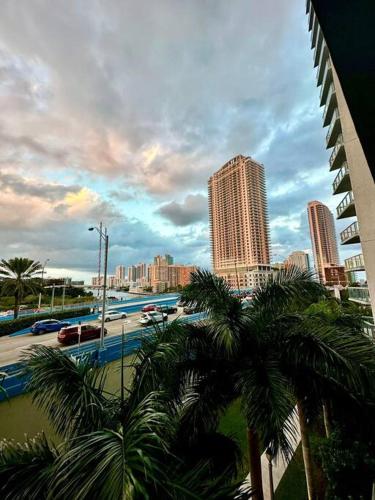 Amplio Studio en hotel Beachwalk Resort Miami in Hallandale Beach, USA