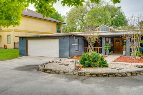 Riverfront McQueeney Duplex with Deck and Gas Grill! in McQueeney, USA