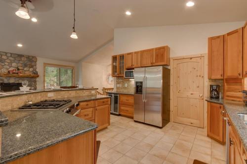 A szálláshely kívülről, Lukins Lodge By The Lake Hot Tub in Lake Valley