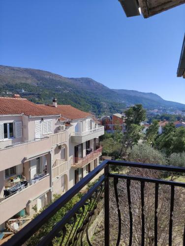 Two-Bedroom Apartment with Balcony and Sea View image 1