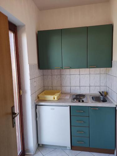 One-Bedroom Apartment with Balcony image 4