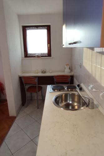 One-Bedroom Apartment with Terrace and Sea View image 6