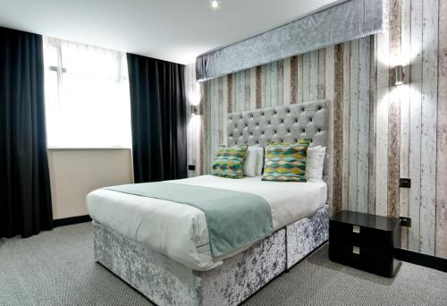 Print Works Hotel Stop at Print Works Hotel to discover the wonders of Liverpool. Both business travelers and tourists can enjoy the propertys facilities and services. Facilities like 24-hour front desk, facilities fo