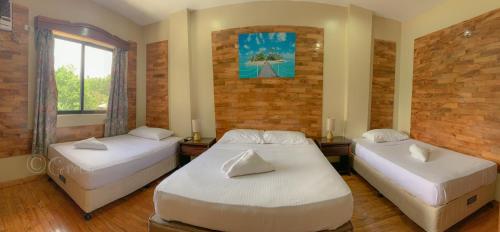 Mabini Hotel Room Type - Suite with Balcony