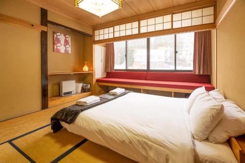 Japanese-Style Room