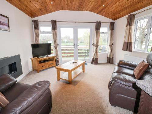 Oak Lodge Shrewsbury - image 6