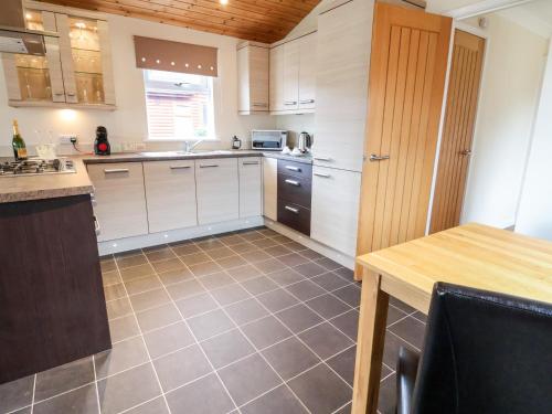 Oak Lodge Shrewsbury - image 5