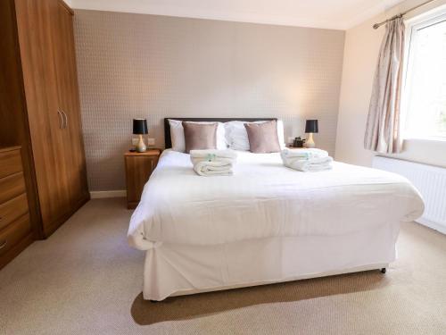 Oak Lodge Shrewsbury - image 9