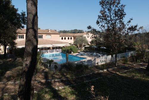 Logis Hostellerie De L'Abbaye