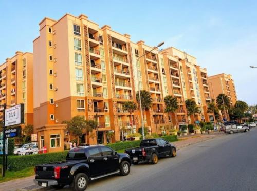 403C - Luxurious 1-BR Condo with Pool View in Pattaya - image 2