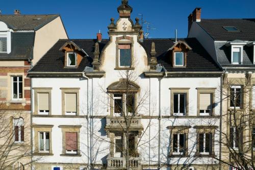 BIG MAMA with mobile aircon, free parking, Basel