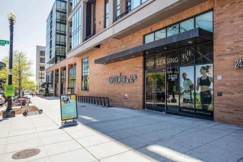 14th St 1BR w Gym WD Lounge nr Metro WDC-400