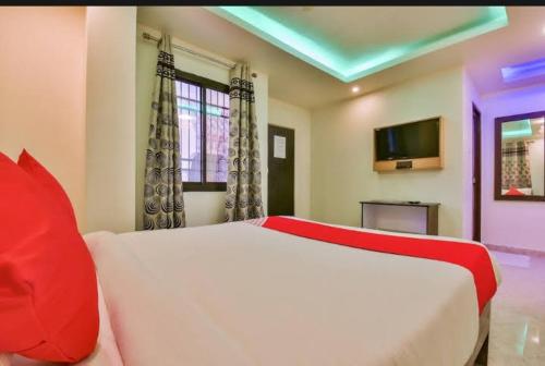 Hotel deep photo 2