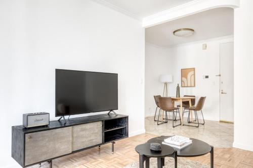 Sutton Place 2BR w Gym Pool nr Rockefeller NYC-516, Nowy Jork (zdjęcie 3)