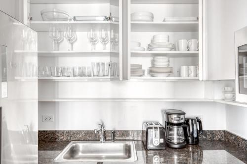 Sutton Place 2BR w Gym Pool nr Rockefeller NYC-516, Nowy Jork (zdjęcie 8)
