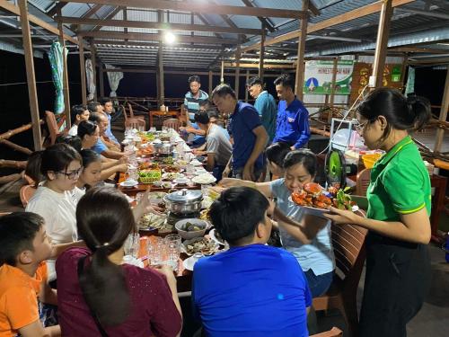 Restorāns, Homestay Hải Nam Đất Mũi (Homestay Hai Nam Đat Mui) in Nam Can (Ca Mau)