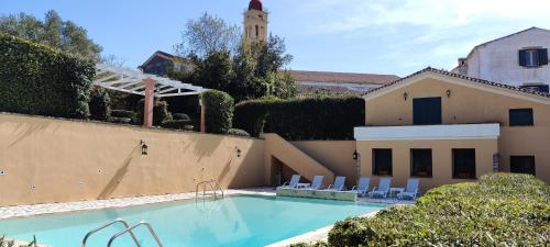 19th century traditional Mansion with shared swimming pool