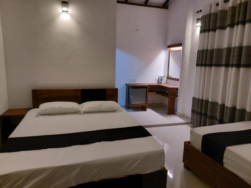 Standard Quadruple Room image 8