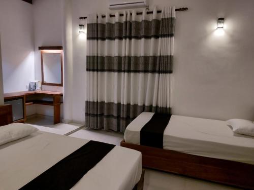 Standard Quadruple Room image 3