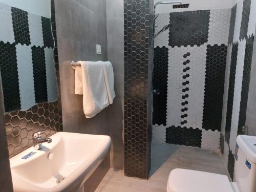 Standard Quadruple Room image 1