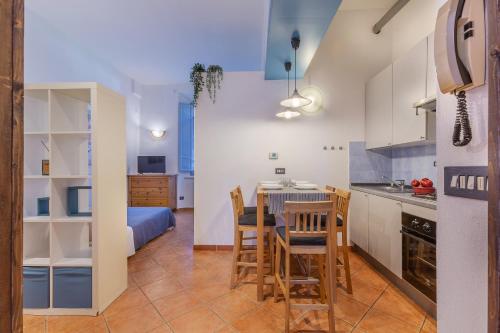  GuestHost - Ferrara Station Essential Apartment with parking in Ferrara