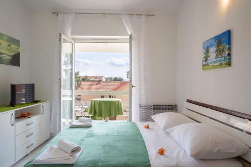 LaidBack Apartments - image 4