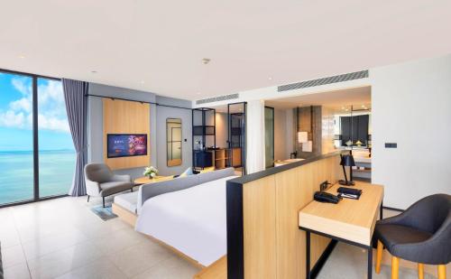 Executive Suite image 3