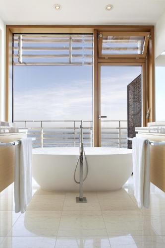 BUDERSAND Hotel - Golf & Spa - Sylt - 화장실