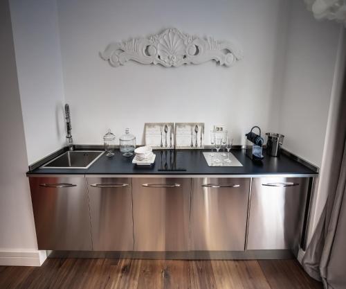 Purple Dog Suites - image 6
