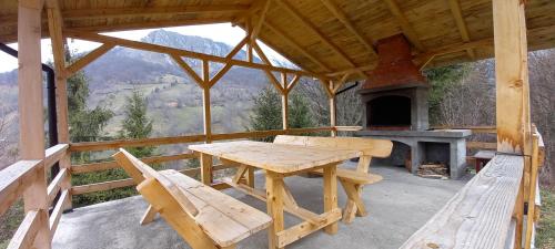Iekārtas, Cabana Belvedere Dragoslavele in Valea Hotaruluja