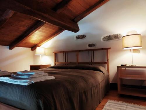 1 queen bed, 1 sofa bed