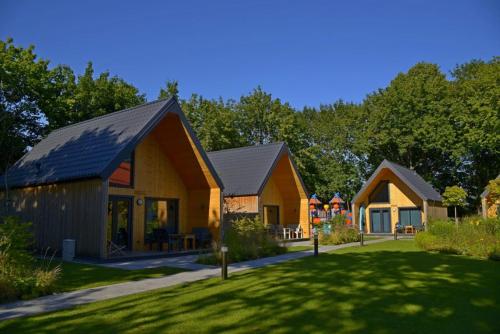 . Ośrodek Wypoczynkowy Zapach Drewna Resort & Lake