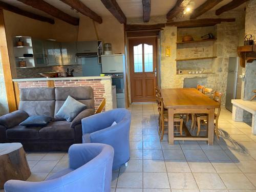 Notre petite maison dans la prairie in Saint-Germain-du-Bel-Air