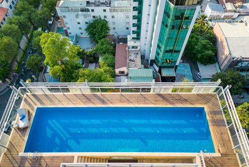 Luxury Apartments with Rooftop Pool & Gym - Avalon