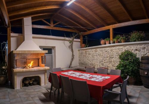 Facilities, Tholos near Great View