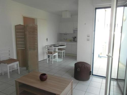 Appartement Chatelaillon-Plage, 1 piece, 2 personnes - FR-1-246-55 in ชัตแลยง ปลาฌ