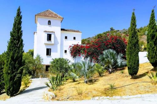 Castle Tower ground floor apartment in rural holiday park 'Cezanne'