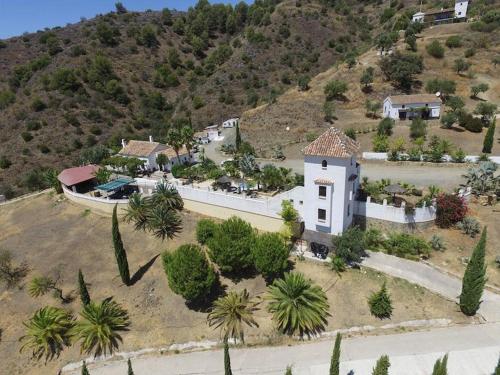 Castle Tower ground floor apartment in rural holiday park 'Cezanne'