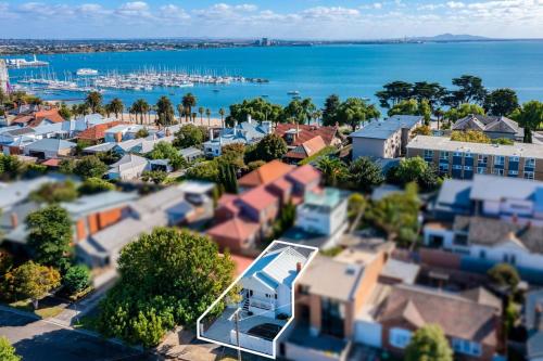 Eastern Beach Retreat - Grovedale