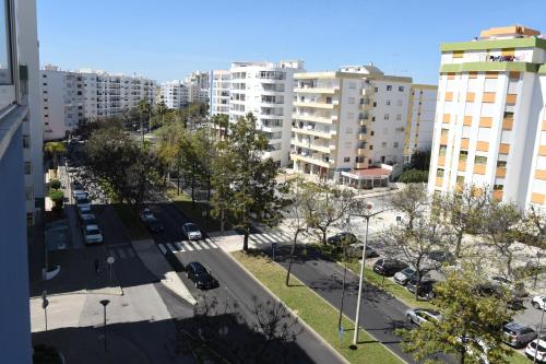 StayHub Quarteira Sea Breeze 2Min Walk to the Beach - image 4