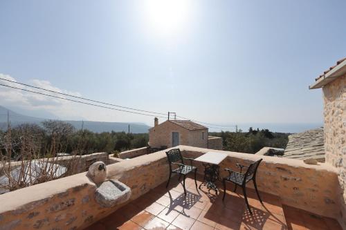 Skats, Lithos Stone Suites in Omales