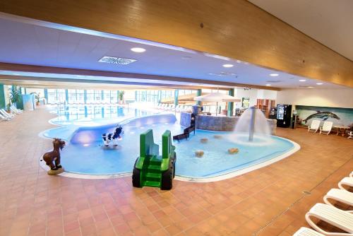 Swimming pool, Hotel Sonnenhugel in Reiterswiesen