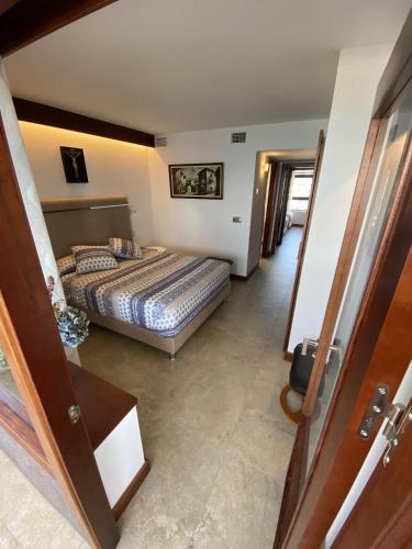 Apartment with Sea View image 8