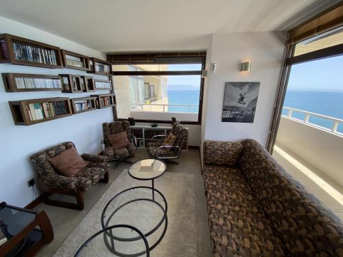 Exclusive beachfront apartment Torremolinos - pool - paddle - tenis - wifi - central aircon - image 3