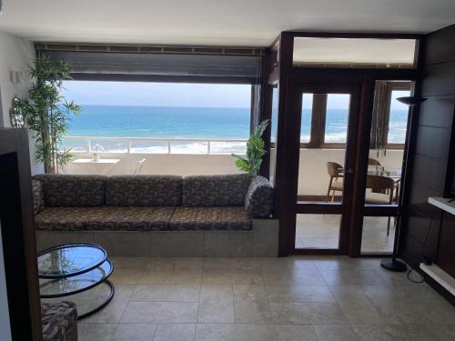 Apartment with Sea View image 3