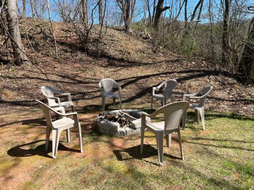 Serenity Views Comfort - Close to City & Parkway! in Marion