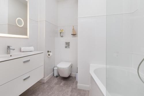 Three-Bedroom Apartment image 10